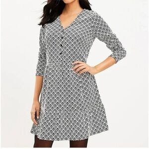 LOFT Black and White Dress L 
Jacquard bottom flounce swing mini dress